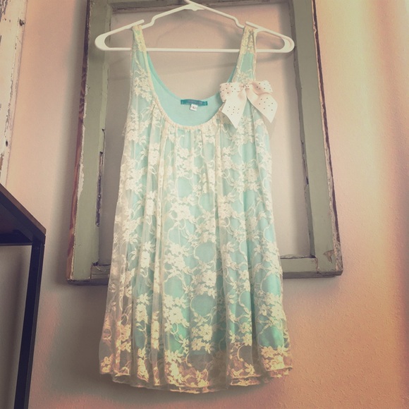 Women’s lace and teal blouse - Picture 1 of 2